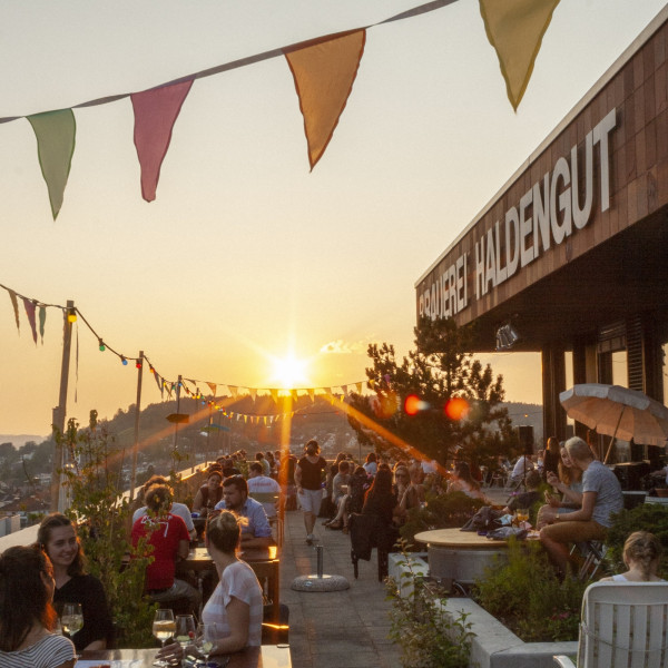 Sonnenuntergang auf der Dachterrasse zum Wiedehopf